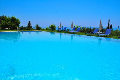 Studio Apartment With Pool Adonis