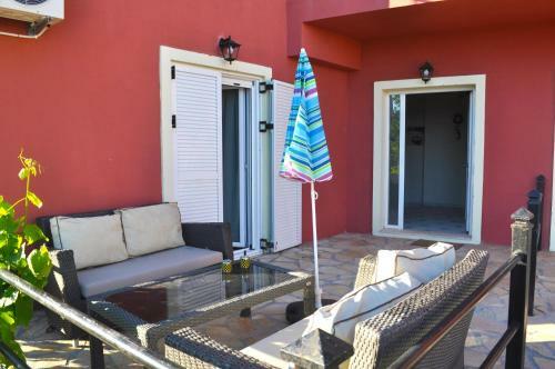 Apartamento Luxus Ferienwohnung In Pelekas Strand Mit Pool Adonis