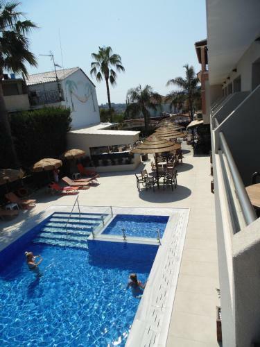 Apartamento Paradise Hotel & Bar