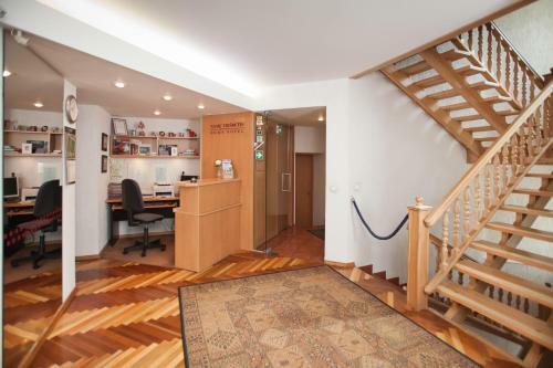 Home Hotel