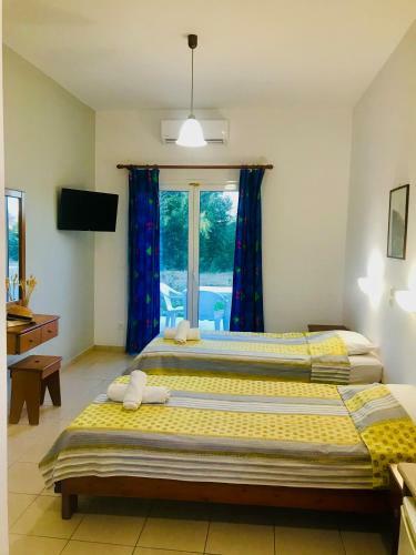 Hostal Room In Studio - Studio Banos Apartments And Swimming Pool