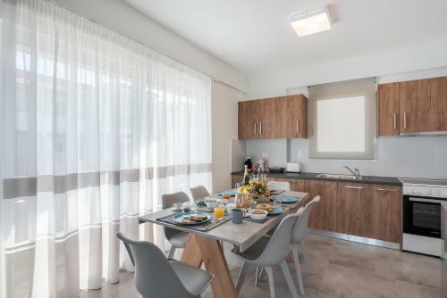Hostal Costa Vasia Suites And Apartments