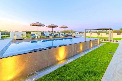 Villa Solaris Heated Pool & Jacuzzi