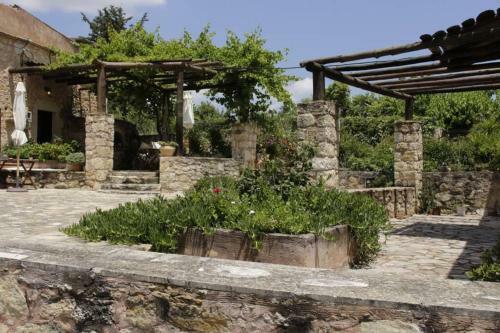 Charavgi Traditional House Mountain & Field View