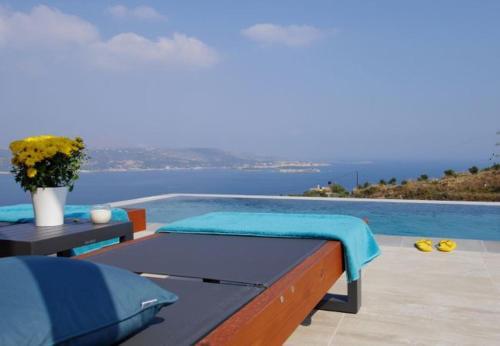 Zacharias Villa Sleeps 7 With Pool And Air Con