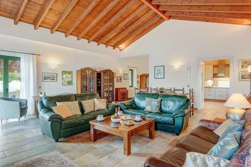 Kouloura Villa Sleeps 11 Pool Air Con Wifi