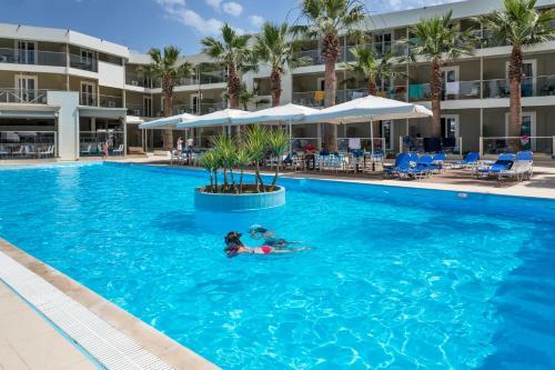 Hotel White Olive Premium Cameo