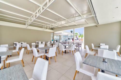 Hotel White Olive Premium Cameo