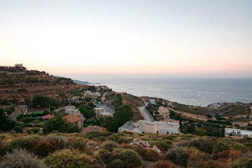 Ksirokampos Villa Sleeps 10 With Pool And Air Con