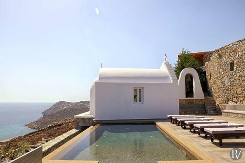 Agrari Villa Sleeps 24 With Pool Air Con And Wifi