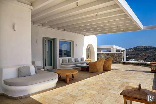 Agrari Villa Sleeps 24 With Pool Air Con And Wifi
