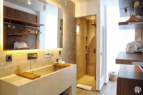 Agrari Villa Sleeps 24 With Pool Air Con And Wifi