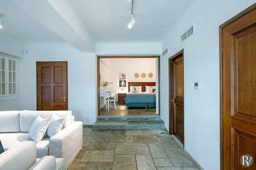 Agios Onoufrios Villa Sleeps 14 With Pool And Air Con