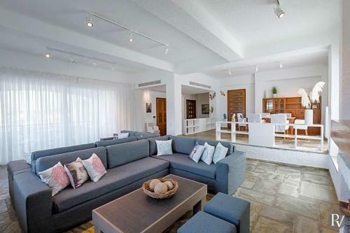 Agios Onoufrios Villa Sleeps 14 With Pool And Air Con