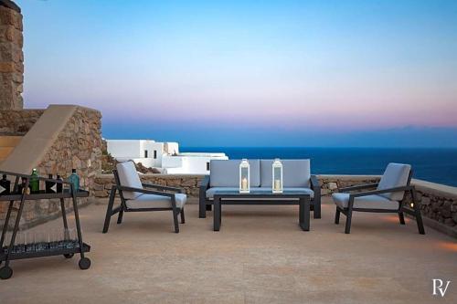 Costa Ilios Villa Sleeps 16 With Pool And Air Con
