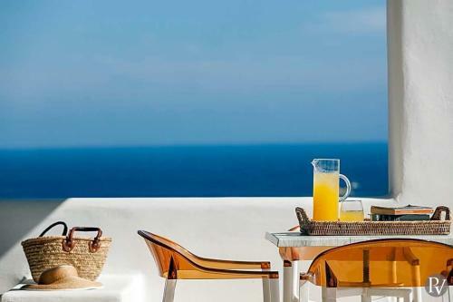 Costa Ilios Villa Sleeps 16 With Pool And Air Con