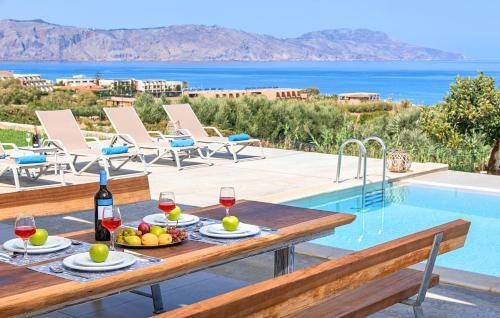 Vista Mare Villas Heated Pool