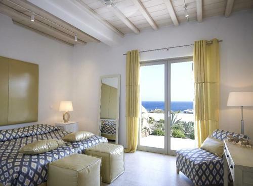 Villa In Paraga Sleeps 16 With Pool And Air Con