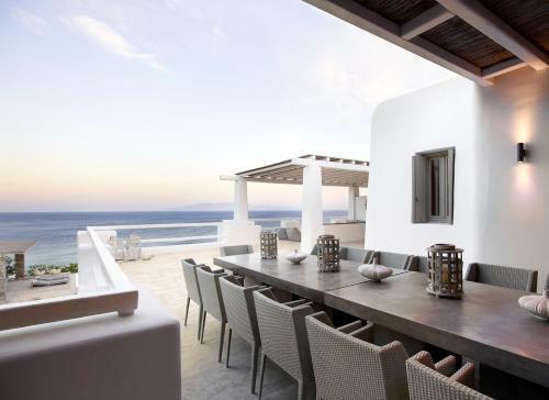 Villa In Paraga Sleeps 16 With Pool And Air Con