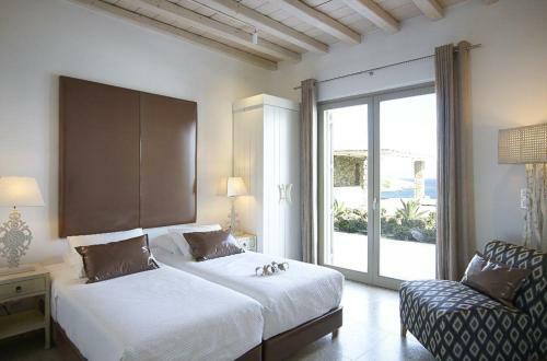 Villa In Paraga Sleeps 16 With Pool And Air Con