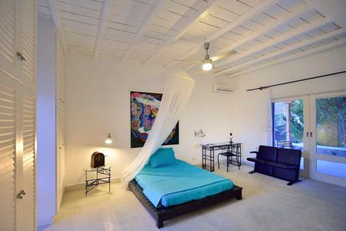Paraga Villa Sleeps 20 With Pool And Air Con