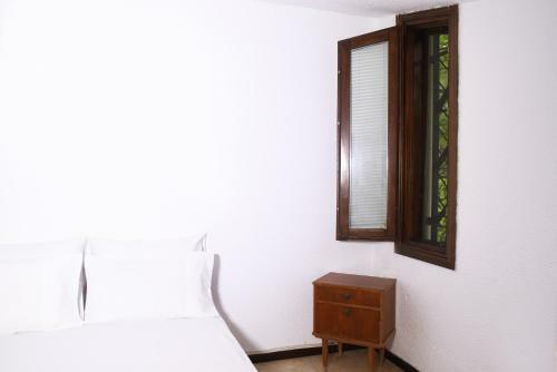 Peekaboo Shared Pool Villa