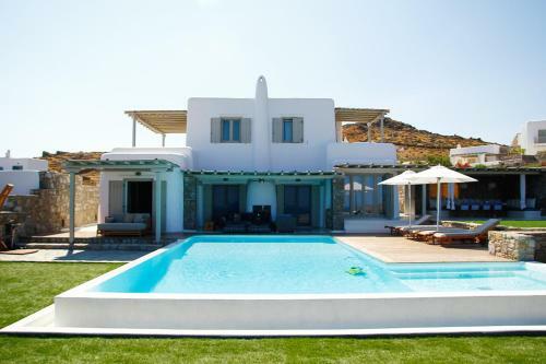 Kalafati Villa Sleeps 12 With Pool And Air Con