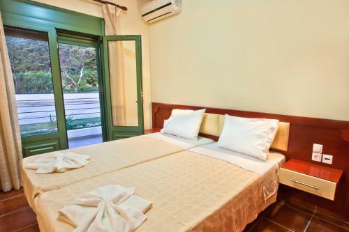 Aselinos Villa Sleeps 6 With Pool Air Con And Wifi
