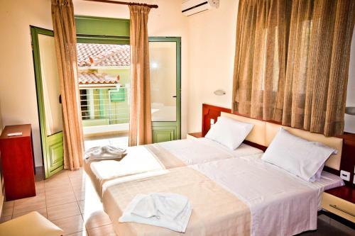Aselinos Villa Sleeps 6 With Pool Air Con And Wifi