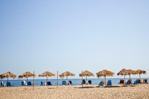 Aselinos Villa Sleeps 6 With Pool Air Con And Wifi