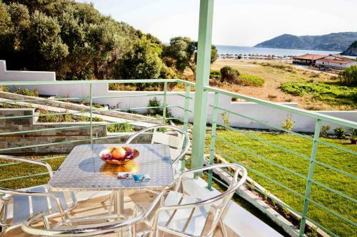 Aselinos Villa Sleeps 6 With Pool Air Con And Wifi