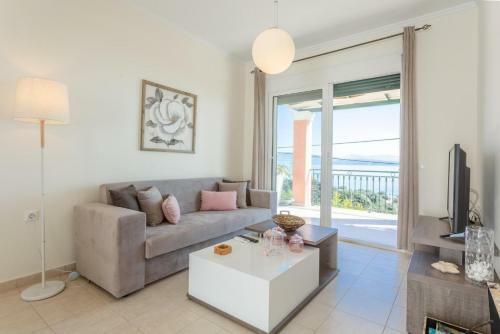 Akti Barbati Villa Tria