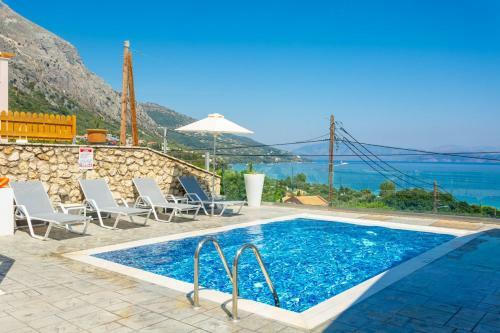 Akti Barbati Villa Tria