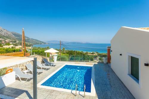 Akti Barbati Villa Tria
