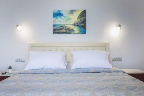 Trapezaki Villa Sleeps 6 Pool Air Con