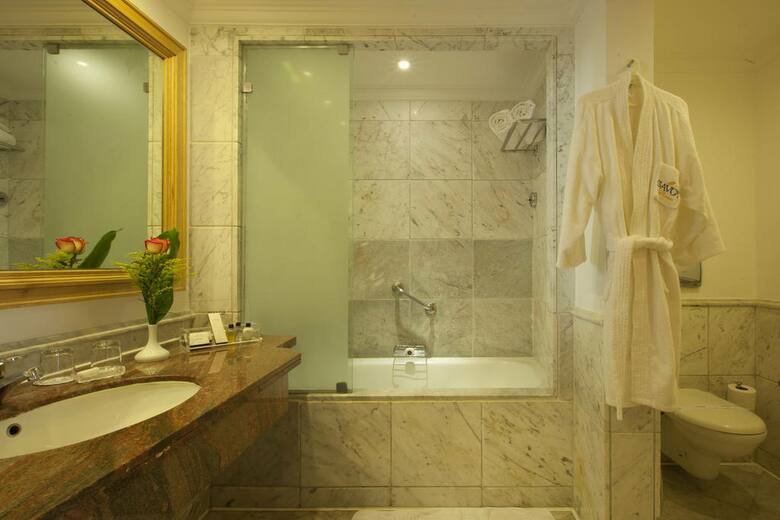 Hotel The Savoy