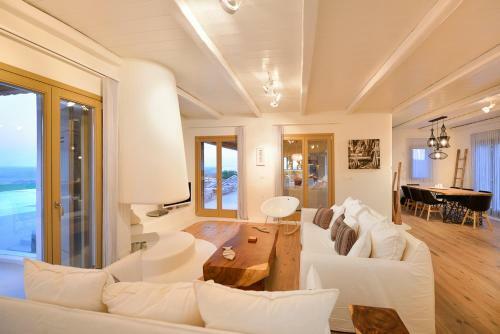 Villa In Elia Sleeps 8 With Pool And Air Con