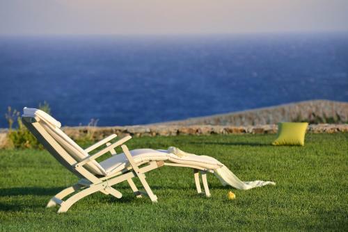 Villa In Elia Sleeps 8 With Pool And Air Con