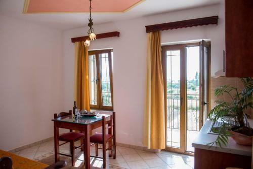 Hostal Room In Apartment - Elegant Studio For 2 People With Many Amenities