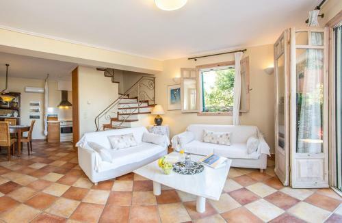 Katouna Villa Sleeps 5 With Pool Air Con And Wifi