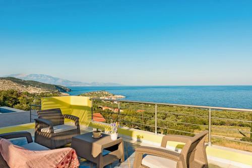 Varvara Villa Sleeps 4 With Pool Air Con And Wifi