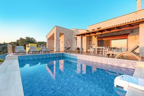 Varvara Villa Sleeps 4 With Pool Air Con And Wifi