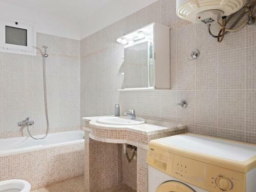 Decent Holiday Home In Chalcis With Garden