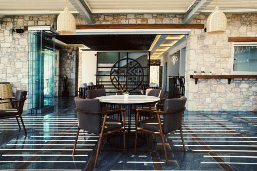 Hotel Aliv Stone Suites & Spa