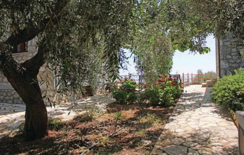 Two-bedroom Holiday Home In Andreas Paralio