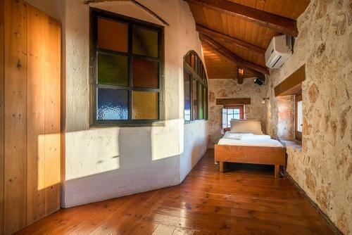 Korithi Villa Sleeps 9 With Pool Air Con And Wifi