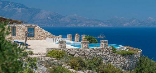 Korithi Villa Sleeps 9 With Pool Air Con And Wifi