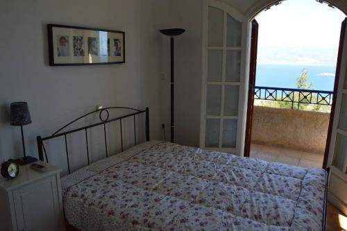 Villa Iokasti (Sea View)