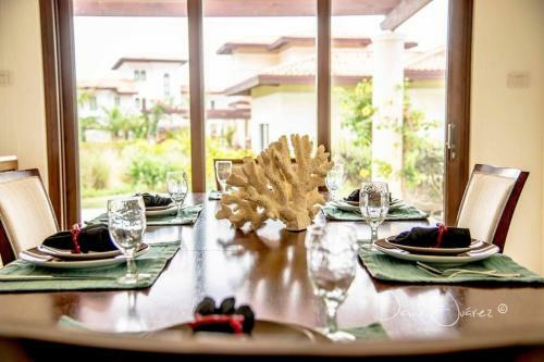Villa Pearl Court 1111 At Pristine Bay
