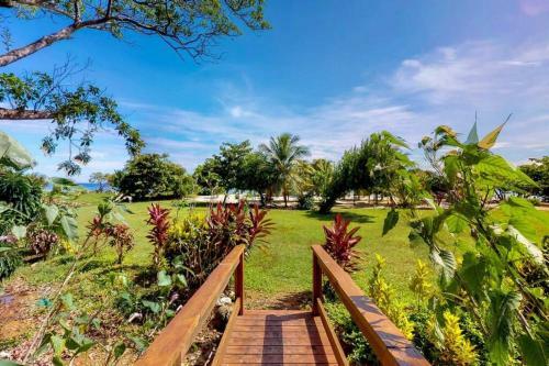 Villa Con Vista - Calabash Bight